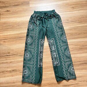 Zara Green Bandana Print Pants – Women’s Size L